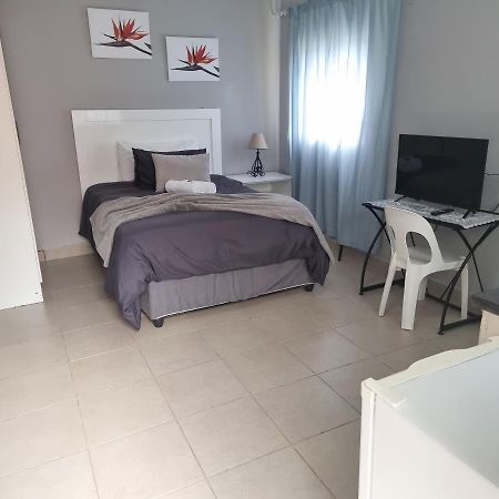 Stay At Home Airport Lodge Kempton Park Luaran gambar