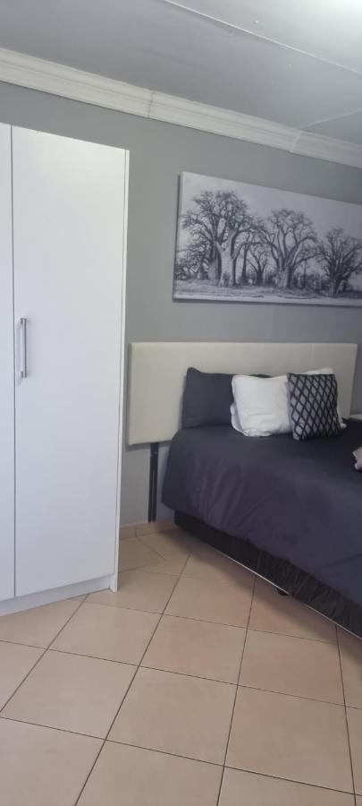 Stay At Home Airport Lodge Kempton Park Luaran gambar
