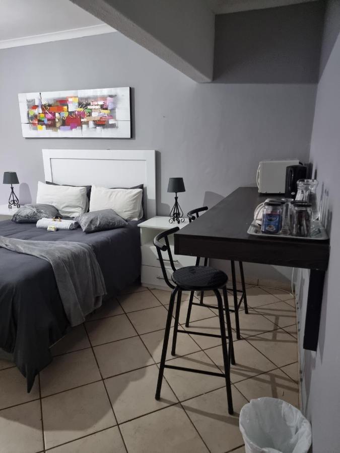 Stay At Home Airport Lodge Kempton Park Luaran gambar
