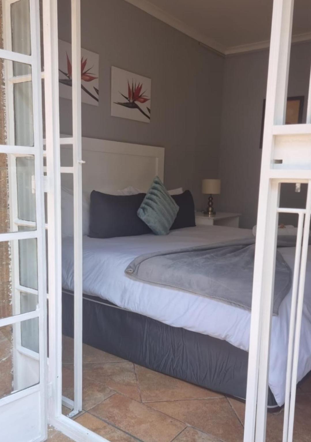 Stay At Home Airport Lodge Kempton Park Bilik gambar